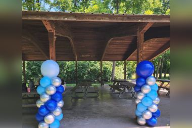 Outdoor party balloons by Sherri’s Heavenly Balloons, central Indiana.
