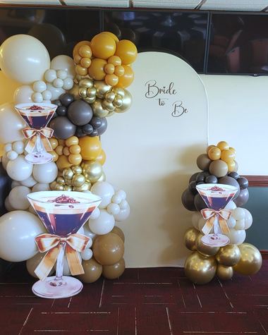 Bridal Shower balloons by Sherri’s Heavenly Balloons, central Indiana.