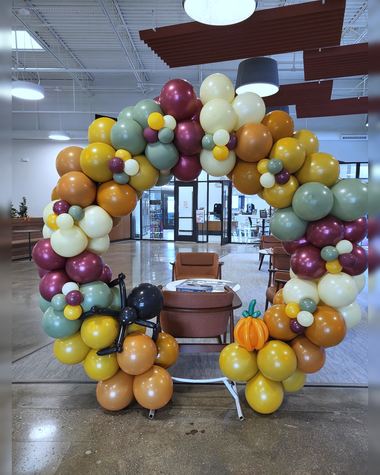 Halloween balloons by Sherri’s Heavenly Balloons, central Indiana.