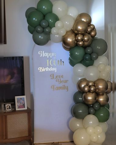 Milestone birthday balloons by Sherri’s Heavenly Balloons, central Indiana.