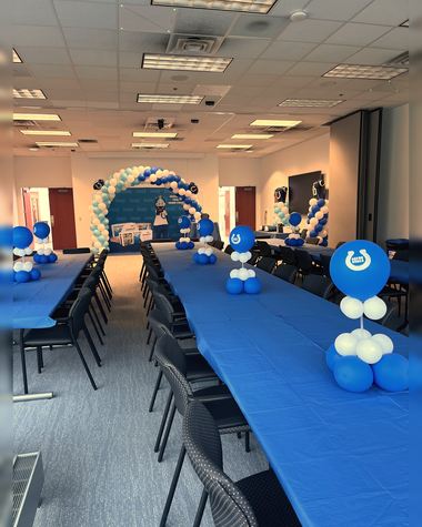 Table toppers on the guest tables, built by Sherri's Heavenly Balloons in central Indiana.