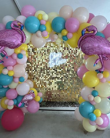 Outdoor party balloons by Sherri’s Heavenly Balloons, central Indiana.