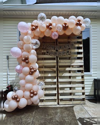 Graduation balloons by Sherri’s Heavenly Balloons, central Indiana.