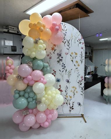 Baby shower balloons by Sherri’s Heavenly Balloons, central Indiana.