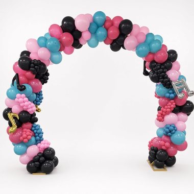 Round arch by Sherri's Heavenly Balloons